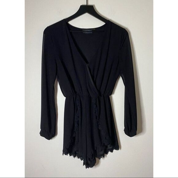 Astr The Label Black Lace Trim Romper Size XS - Picture 3 of 11